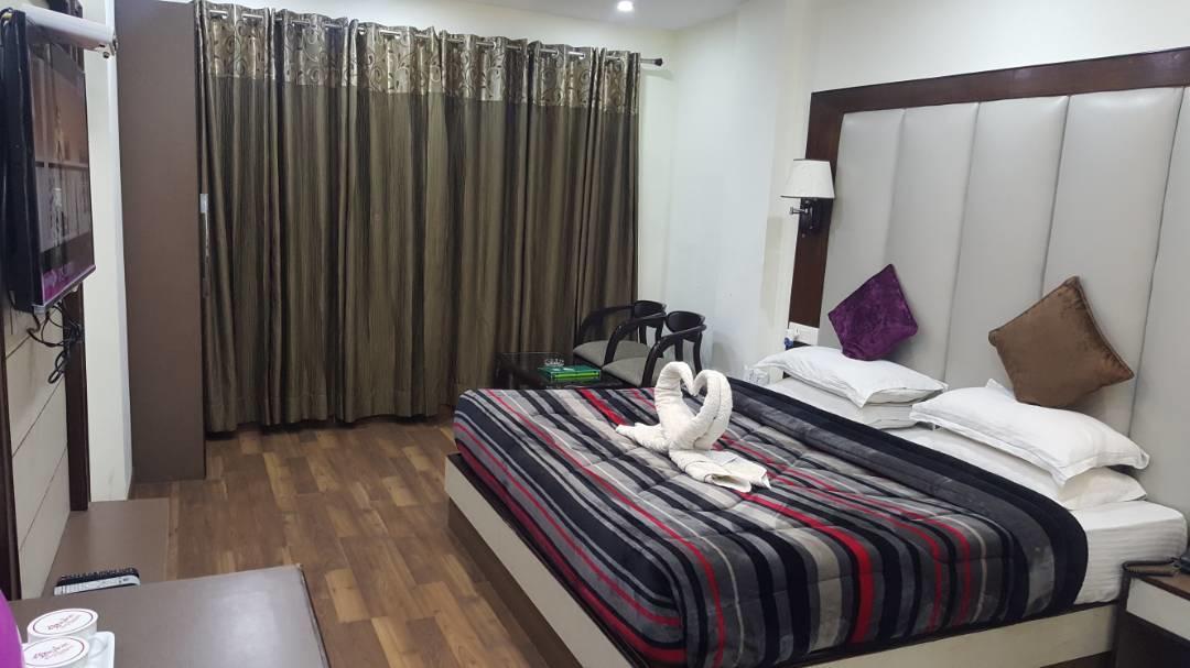 Hotel Kayanat Dalhousie Buitenkant foto