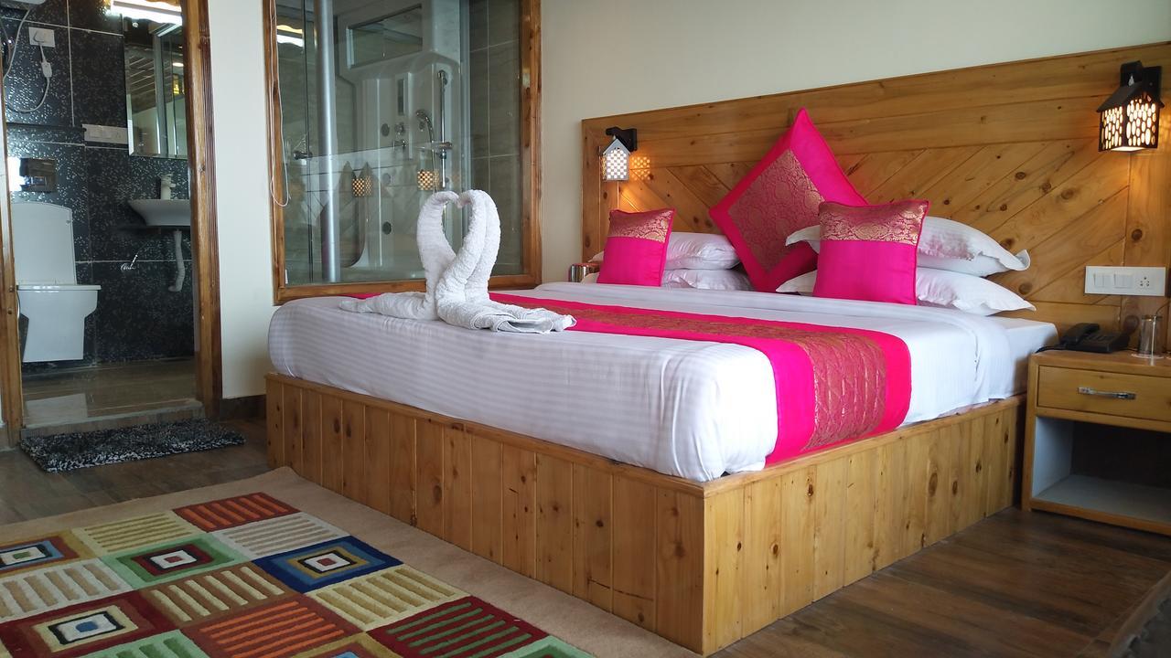 Hotel Kayanat Dalhousie Buitenkant foto