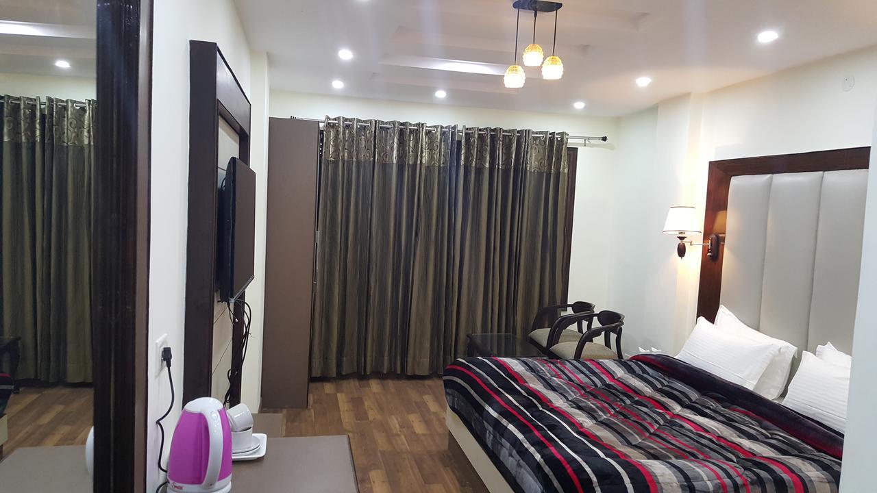 Hotel Kayanat Dalhousie Buitenkant foto