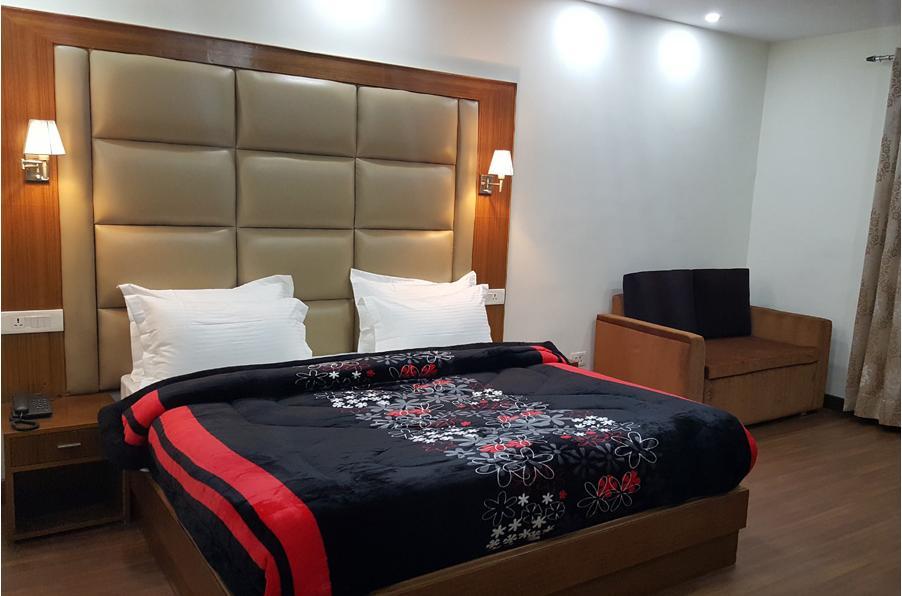 Hotel Kayanat Dalhousie Buitenkant foto